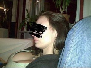 Hedvige massage sexy Auray, 56