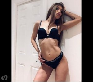 Crystale escorts in Cooper City